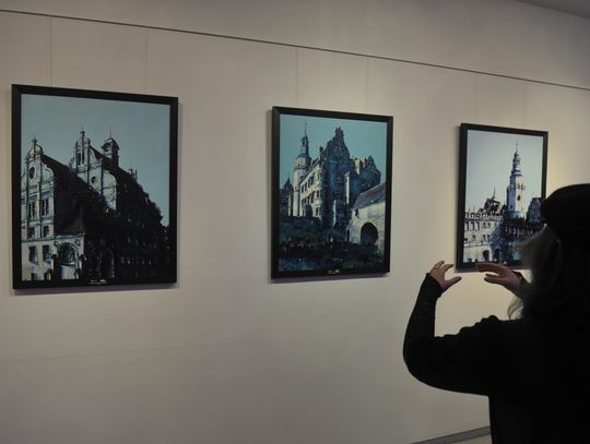 "Oleśnickie zabytki w obrazach" Jarosława Kiełbasiewicza "Oleśnickie zabytki w obrazach" Jarosława Kiełbasiewicza