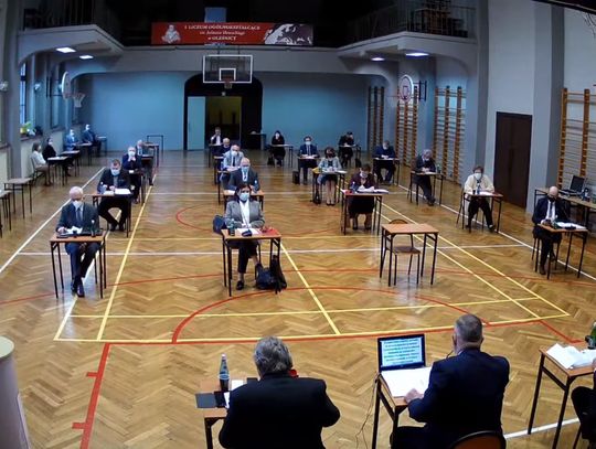 Opozycji nie udało się odwołać przewodniczącego Rady