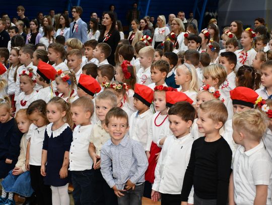 Osiem dekad Szkoły Podstawowej w Sokołowicach Osiem dekad Szkoły Podstawowej w Sokołowicach