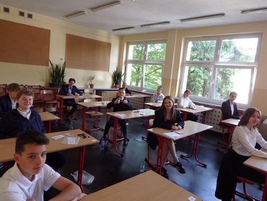 Ósmoklasiści rozpoczęli egzaminy 