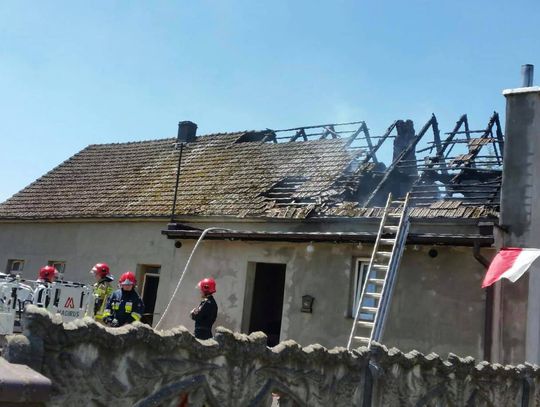 OSP z Twardogóry gasi pożar w Bukowicach