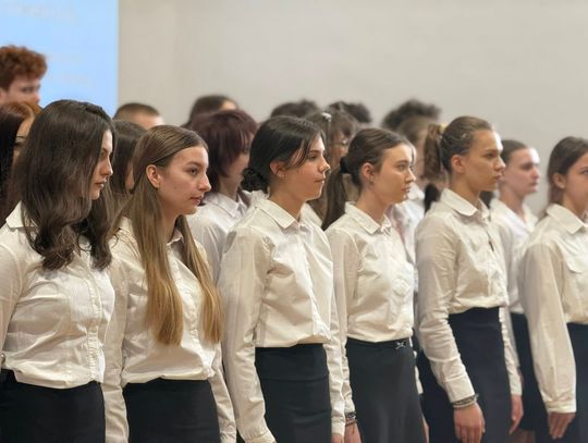 Ostatni dzwonek dla czwartoklasistów w I LO w Oleśnicy