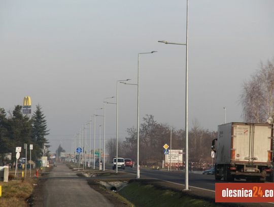 Oświetlili Dobroszycką. Po dwóch miesiącach...