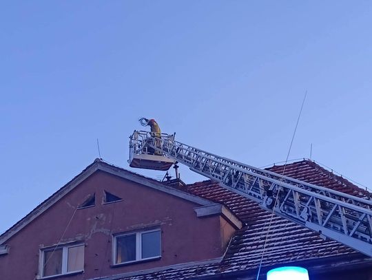 Palą się sadze w kominach! Straż przypomina...
