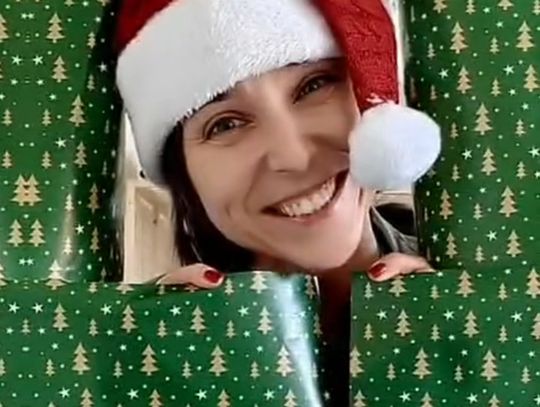 Personel rehabilitacji w Sycowie złożył oryginalne życzenia pacjentom i współpracownikom (ROLKA/