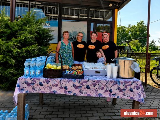 Pielgrzymi zawitali do Dobrzenia. Mieszkańcy przygotowali poczęstunek