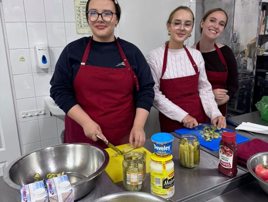 Pierogi, niemiecka sałatka i trudne rozmowy o historii