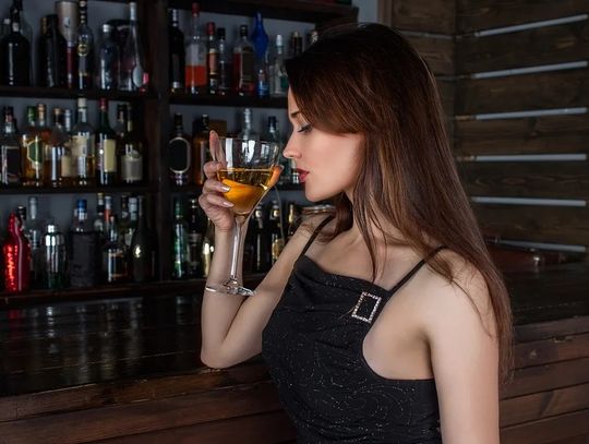 Pijane trzynastolatki na placu Zwycięstwa w Oleśnicy
