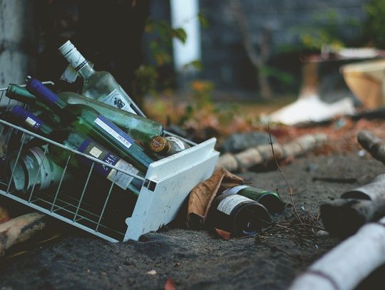 Pijanym trzynastolatkom alkohol kupił 52-letni oleśniczanin