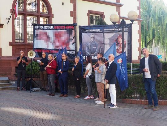Pikieta antyaborcyjna pod sądem w Oleśnicy. „Stop zabijaniu małych Polaków”
