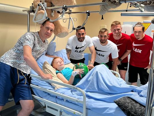 Piłkarze Śląska Wrocław odwiedzili chłopca rannego w wypadku pod Oleśnicą 
