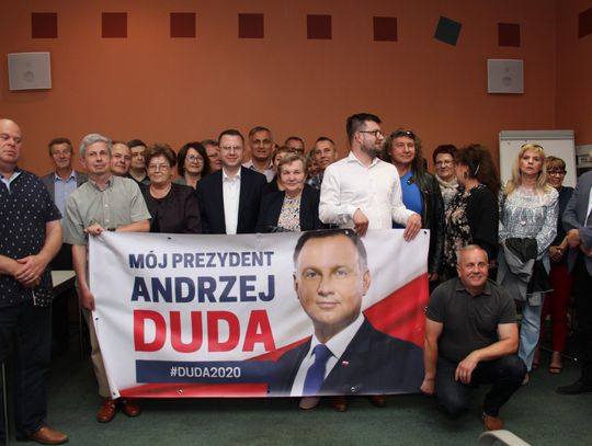 PiS zwiera szeregi i mobilizuje