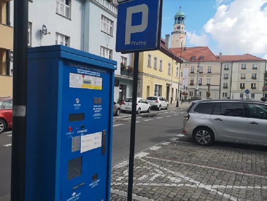 Płatności w parkomatach w Oleśnicy nadal wolne jak żółw