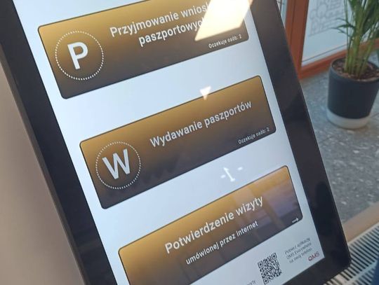 Po paszport w kolejkomacie