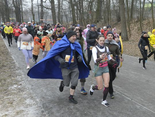 Pobiegli karnawałowo na rzecz WOŚP w Oleśnicy