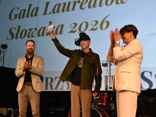 Podwójna uroczystość I LO w Oleśnicy