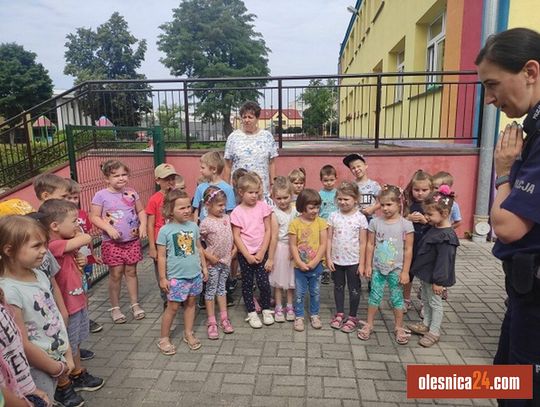 Policjanci w Przedszkolu nr 3 w Oleśnicy