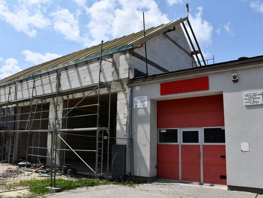 Półmetek prac w Ligocie Małej - budynek remizy jest już w stanie surowym otwartym