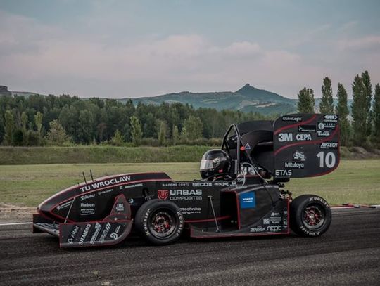 Półosie z GKN Oleśnica na torach wyścigowych Formula Student