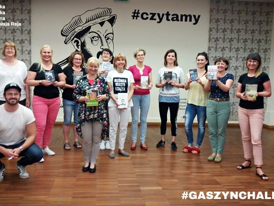 Pompowali bibliotekarze z Oleśnicy (WIDEO)
