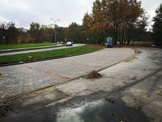 Powstają zatoki parkingowe na Wałowej w Oleśnicy