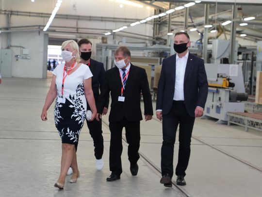 Prezydent Andrzej Duda w Fabryce Mebli Bodzio (WIDEO)