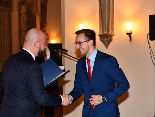 Prezydent Wrocławia nagradza radnego z Dobroszyc