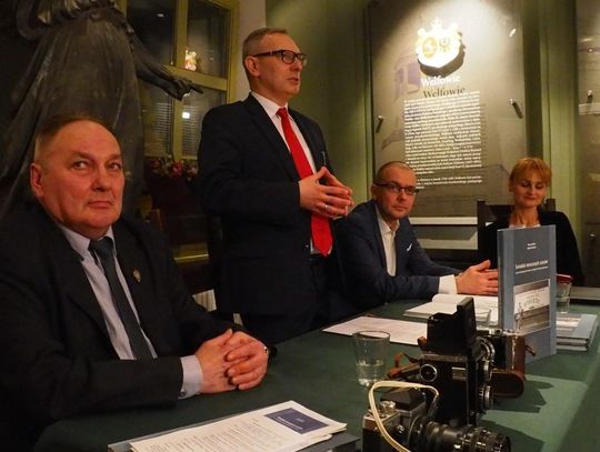 Promocja albumu IPN "Świadek mrocznych czasów. Lata 80. XX w. w obiektywie Feliksa Jakimowicza"