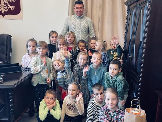 Przedszkolaki u burmistrza