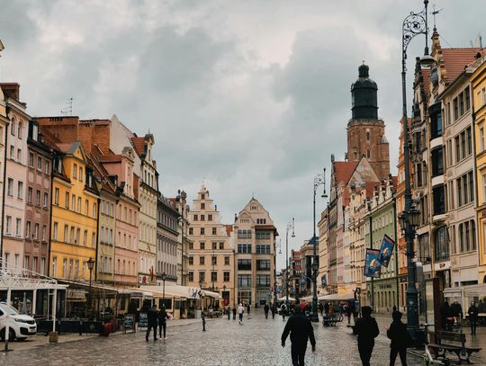 Przeprowadzki międzynarodowe z Wrocławia. Jaką firmę wynająć?