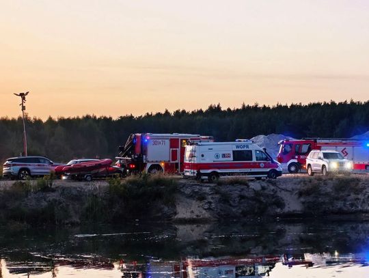 Przerwano nocne poszukiwania w zbiorniku w Sątoku. Akcja ma być kontynuowana