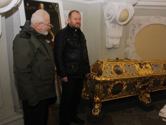 Przyszli obejrzeć książęcy sarkofag w Oleśnicy 