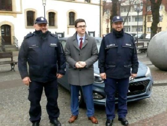 Radiowozy dla policji w Twardogórze