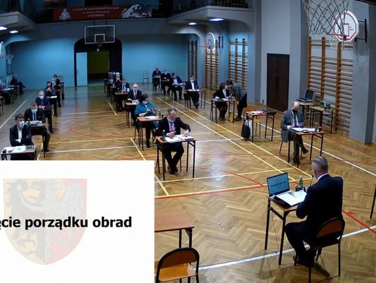 Radni powiatowi obradują na sesji