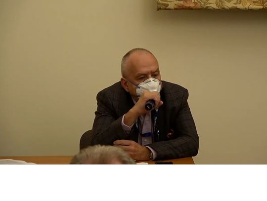 Radny o sesji Rady Powiatu: Zakażamy się tutaj