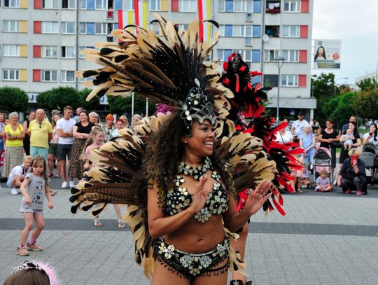 Razem tańczyli sambę na największym placu Oleśnicy