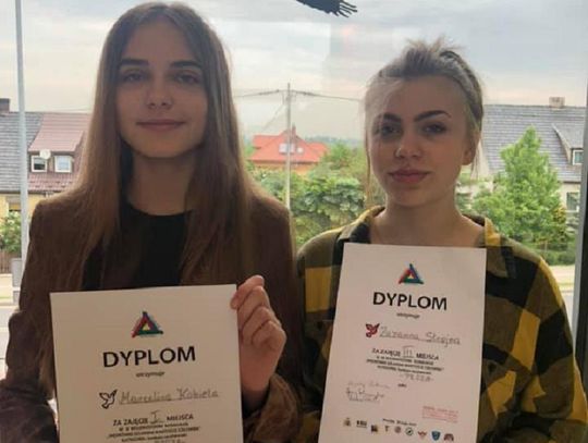 Recytatorki z SP8 w Oleśnicy
