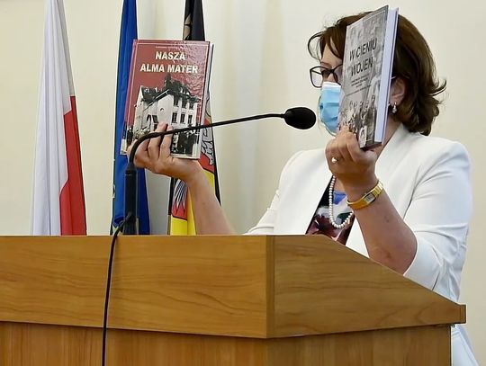 Rekomendacje książek na sesji Rady Powiatu Oleśnickiego