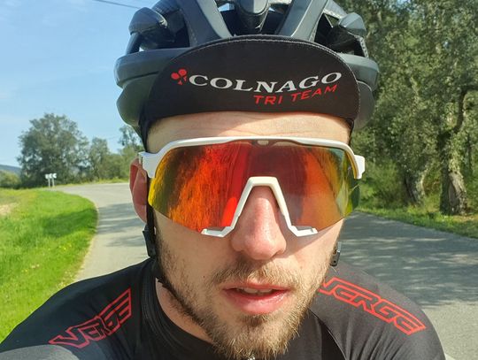 Robert Wilkowiecki na mecie Mistrzostw Świata Ironman na Hawajach