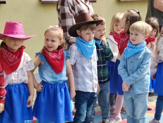 Rodzinny festyn w klimacie Dzikiego Zachodu. Przedszkole nr 3 zaprosiło do wspólnej zabawy