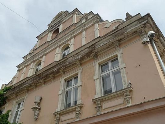 Ruszył remont zniszczonej w wyniku pożaru kamienicy w Oleśnicy