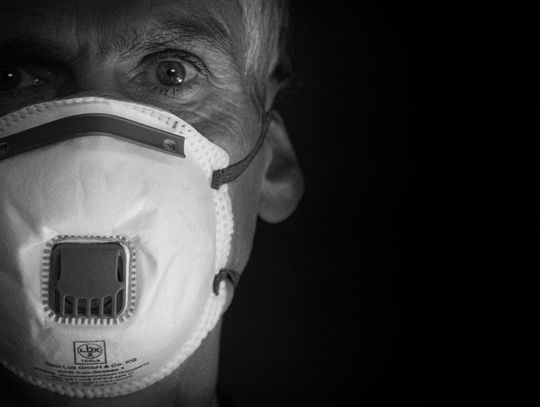 Rzecznik rządu: W tej chwili wystarcza jeszcze łóżek i respiratorów