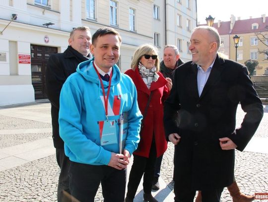 Schetyna i Jaros namawiają w Oleśnicy do głosowania na Kidawę-Blońską