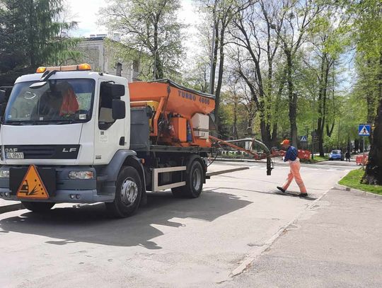 Sekcja Dróg Miejskich rozpoczęła wiosenne remonty dróg