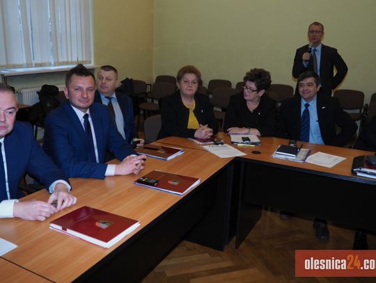 Sesja Rady Powiatu przeniesiona