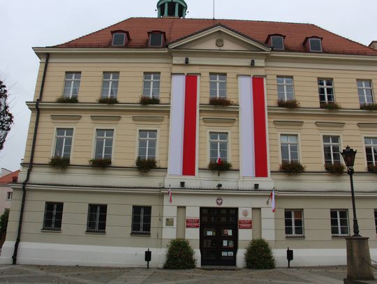 Siedlecki i Sarna proponują, aby radni obniżyli diety, a burmistrz pensję 