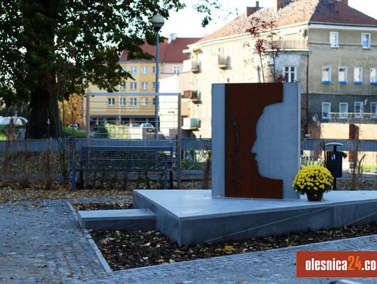 Skwerek przy ulicy Cieszyńskiego w Oleśnicy zrewitalizowany