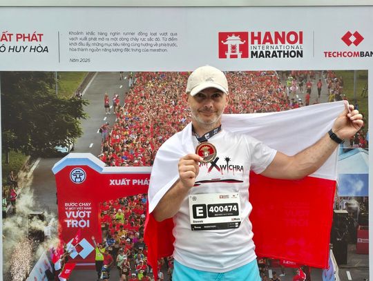 Sławek Wiatr z Oleśnicy podbił Hanoi. Maraton ukończył w ekstremalnych warunkach