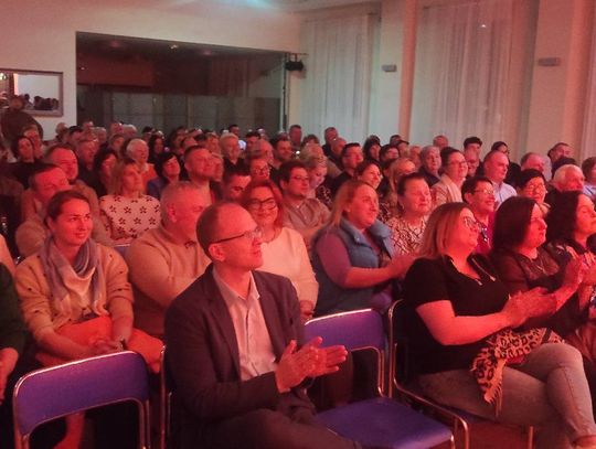 Śmiech gwarantowany! Bartek Gajda z stand-upem w Miłowicach