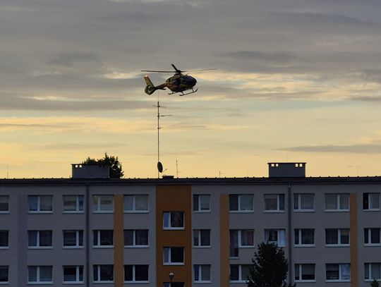 Śmigłowiec Lotniczego Pogotowia Ratunkowego wylądował na ulicy Podchorążych